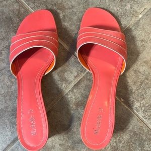 Coral sandals with low heel